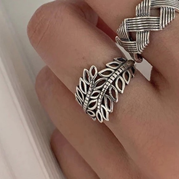🍃 Insta leaf sterling silver adjustable ring - Picture 2 of 5